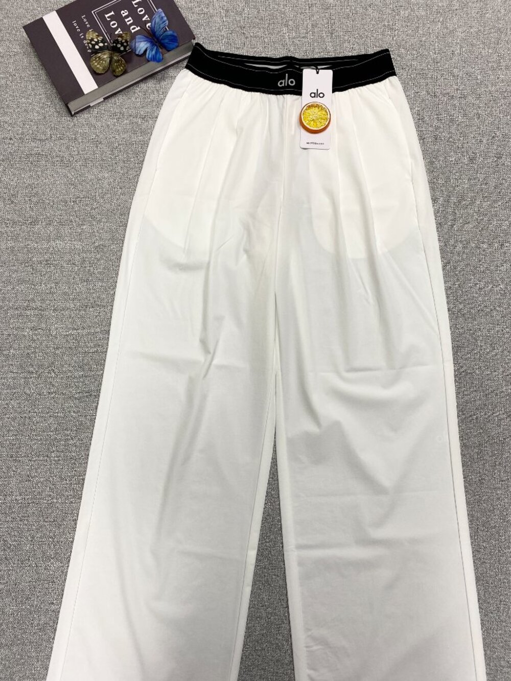 đ¤ALO Yoga Suit Up Trouser Wide Leg PantsđComfortable| White/Black|30â Inseam - Picture 2 of 9